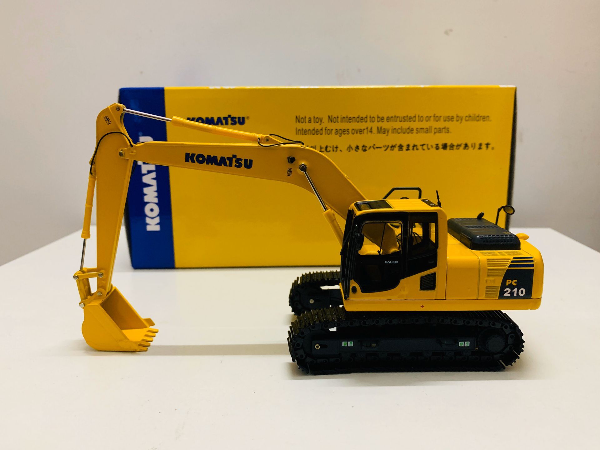 Model Kit Kshatriya - Komatsu PC210 Excavator Metal Tracks 1/50