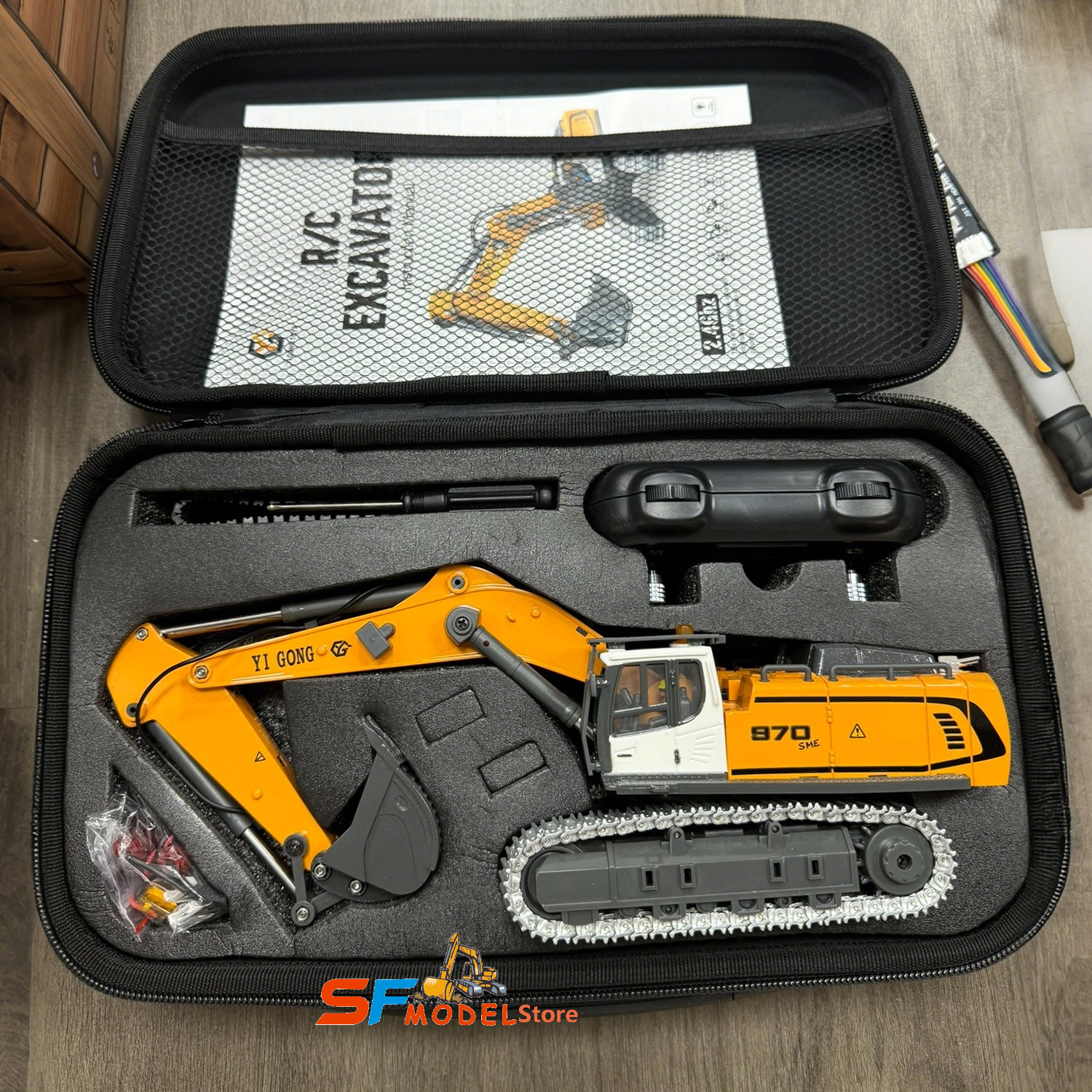 Mini Excavator 1/50 970 Electr - Model Kit Excavator recension och pris