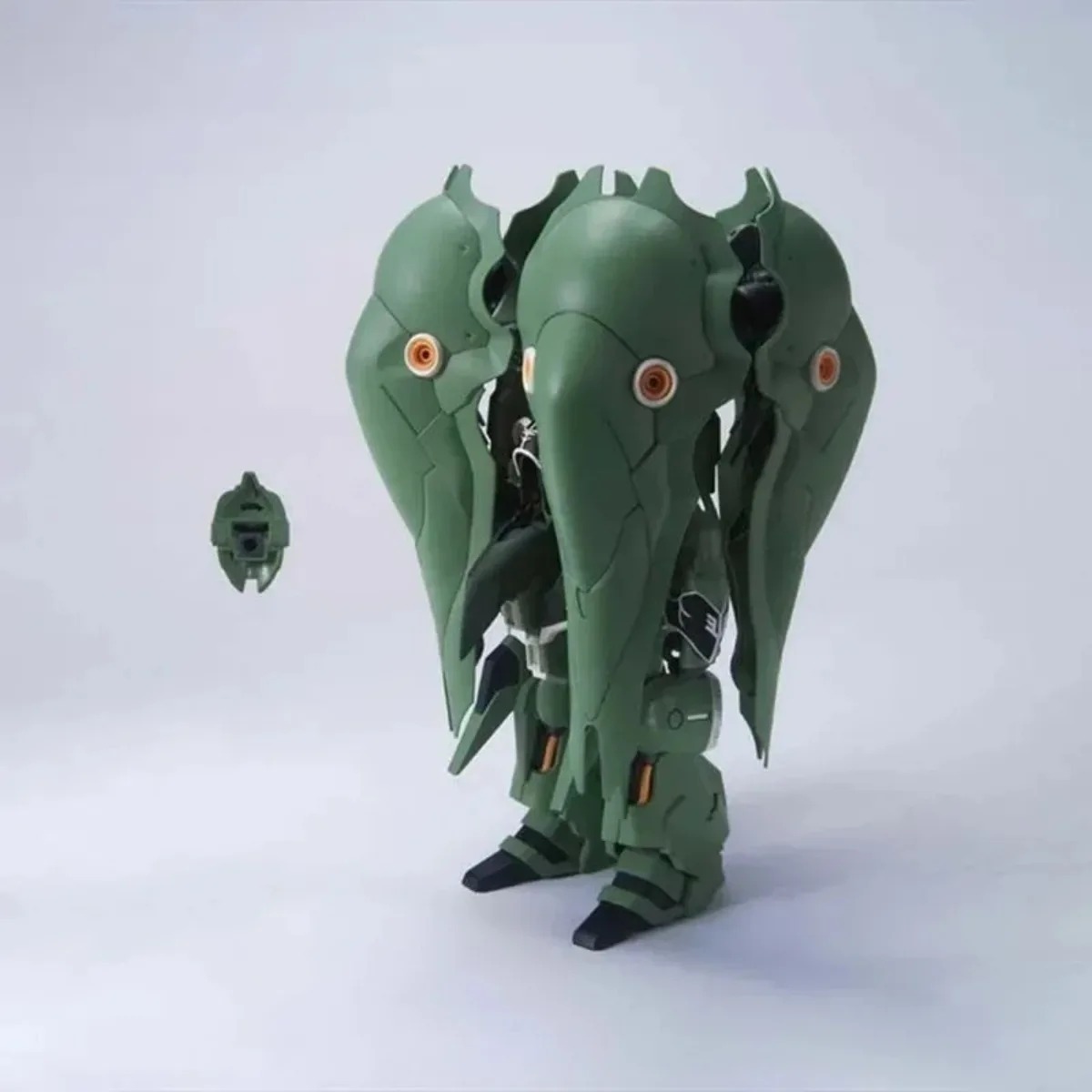 Original Bandai in Stock Genui - Model Kit Kshatriya recension och pris