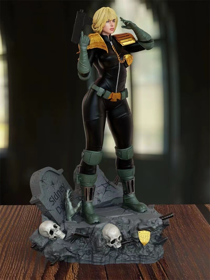 1/24 Scale Cassandra Anderson  - Model Kit Judge recension och pris