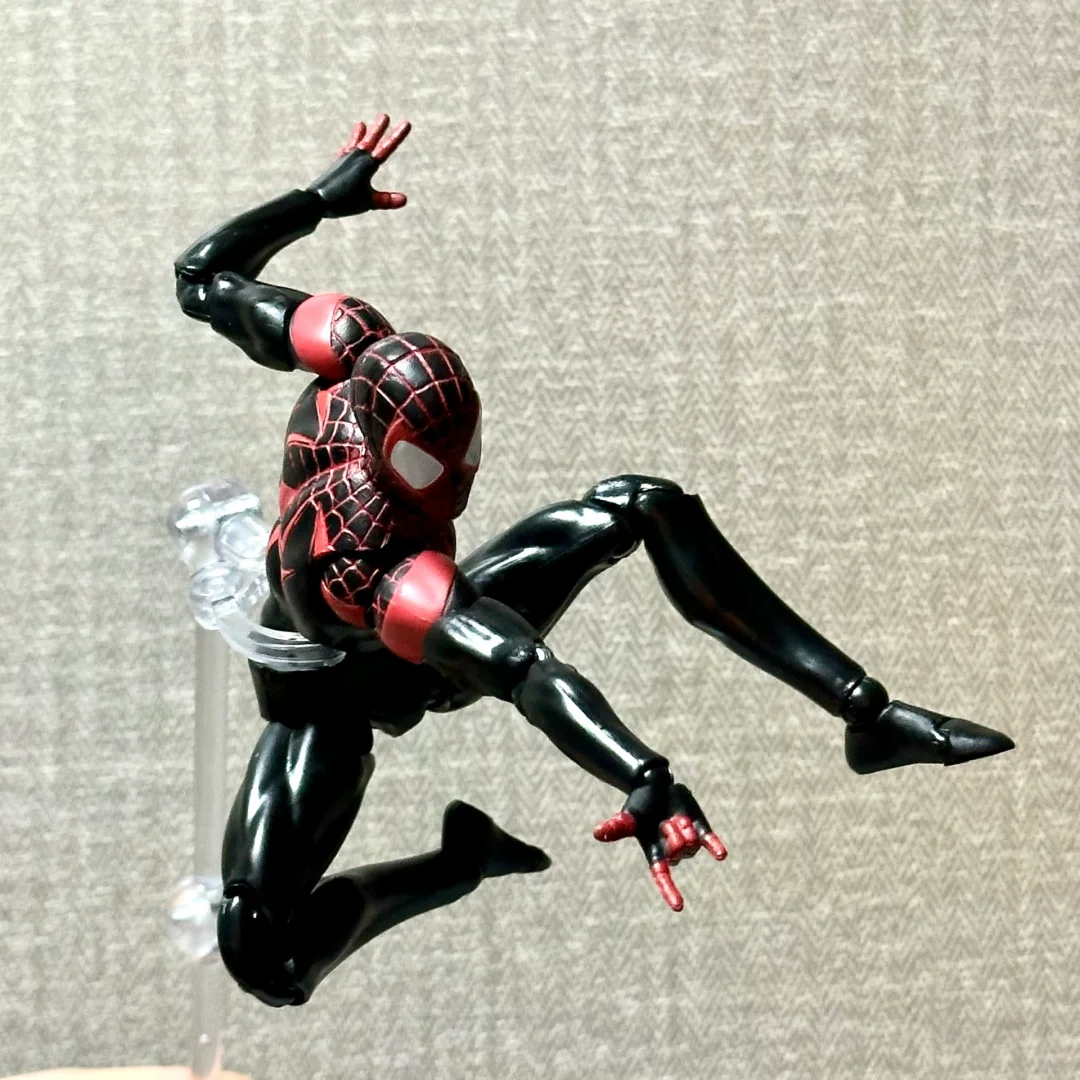 Ultimate Miles Morales Spider- - Model Kit Thousand Sunny recension och pris