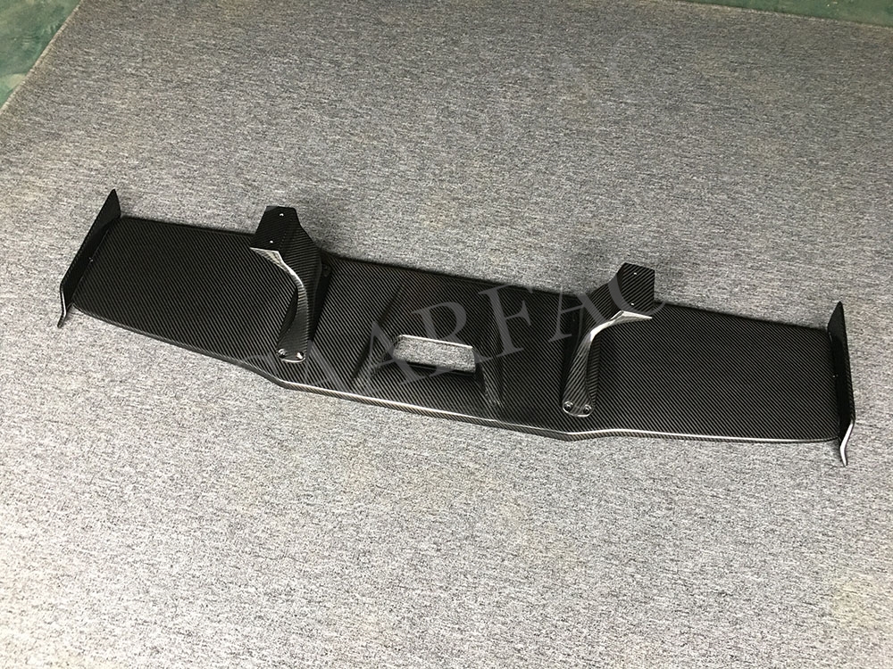 Dry Carbon Fiber Rear Spoiler  - Model Kit Lamborghini recension och pris