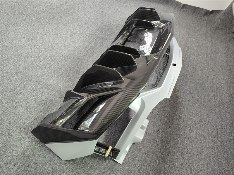 New Half Carbon Fiber Rear Bum - Model Kit Lamborghini recension och pris