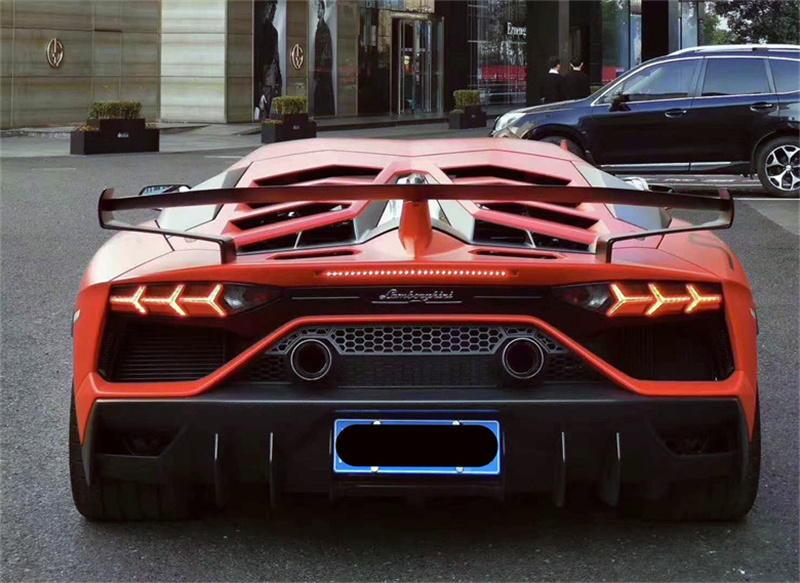 New Half Carbon Fiber Rear Bum - Model Kit Lamborghini recension och pris